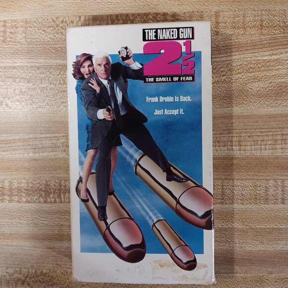 The Naked Gun 2½ The Smell of Fear 1991 VHS Rental VGT  Leslie Nielsen Presley - Picture 1 of 7